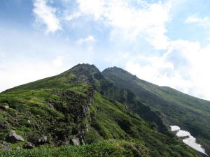 20110820康新道から山頂を望む